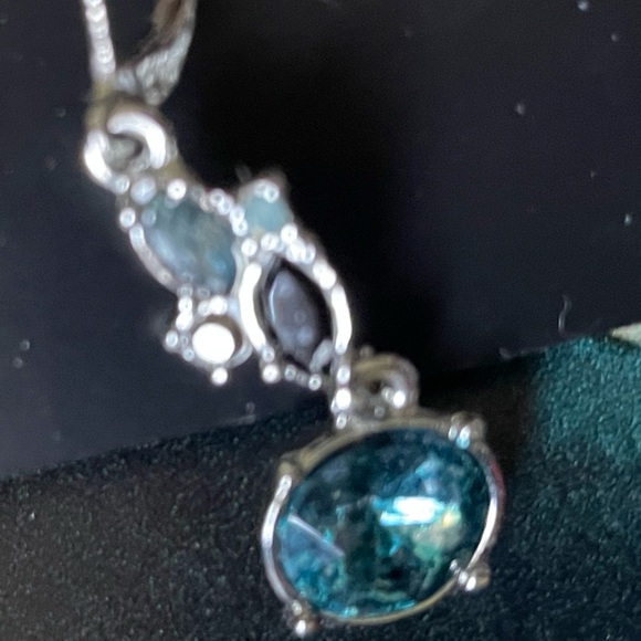 NWT Simply Vera Blue cluster earrings - Picture 3 of 6